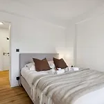 Fantastic And Centrally Located Appartement *