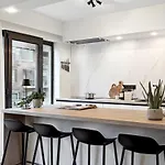 Fantastic And Centrally Located Appartement