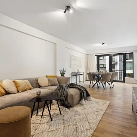 Fantastic And Centrally Located Appartement