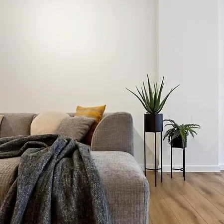 Fantastic And Centrally Located شقة