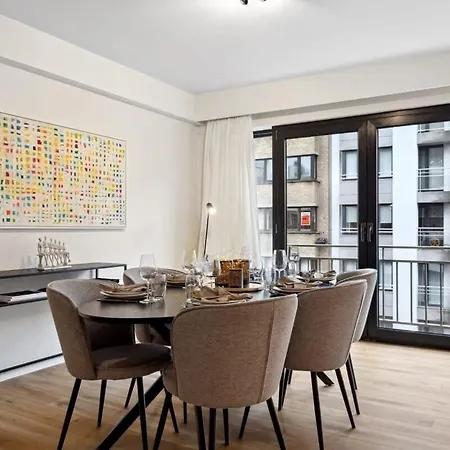 Fantastic And Centrally Located Apartament *